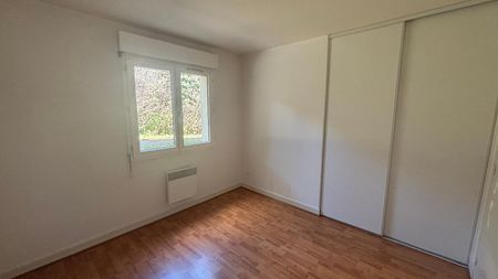 Location Maison 6 pièces 122m² CHAMALIERES 63400 - Photo 2