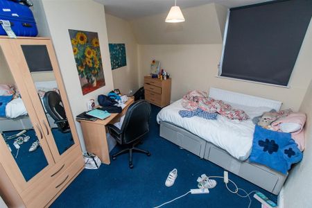 3 bedroom apartment to rent - Photo 4