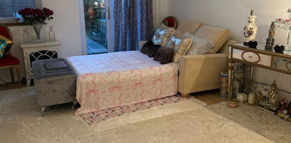 Room in a Shared House, Danescombe, SE12 - Photo 2