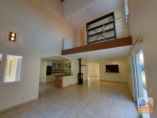 Location Maison 5 pièces 154m² - Photo 1