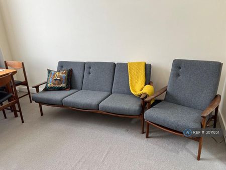 1 bedroom flat to rent - Photo 2