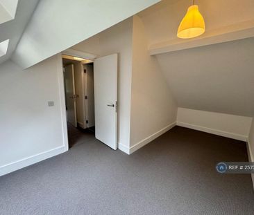 2 bedroom semi-detached house to rent - Photo 3