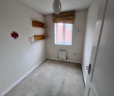 3 bedroom end of terrace house to rent - Photo 3