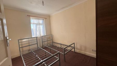 3 bedroom terraced house to rent - Photo 5