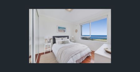 Waterfront Two Bedroom Apartment with LUG! - Photo 2