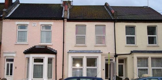 ??students?? All Rooms Available! Student House Share - Salisbury Avenue, Westcliff On Sea, SS0 - Photo 3