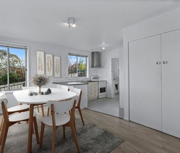 Comfortable Living with Stunning Views - Photo 5