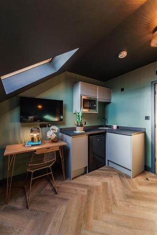 1 bedroom in a house share to rent - Photo 2