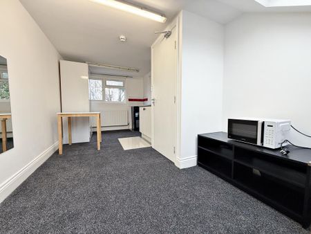 Studio to rent - Photo 3