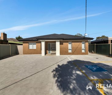 Prime location, all bills inclusive in the rent! - Photo 2