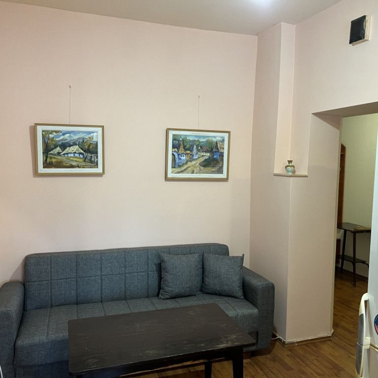 Garsoniera spatioasa 35 mp str croitorilor - Fotografie 1