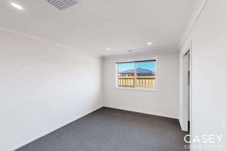 2 Octagonal Street, Cranbourne East - Photo 4