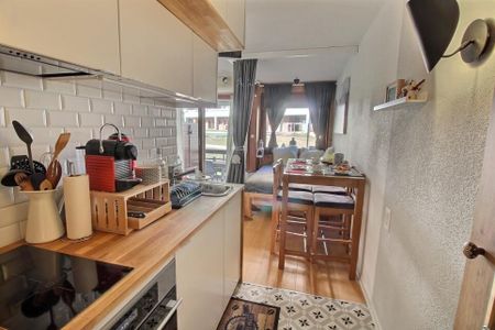 Studio for rent by the week on the village square - Photo 4