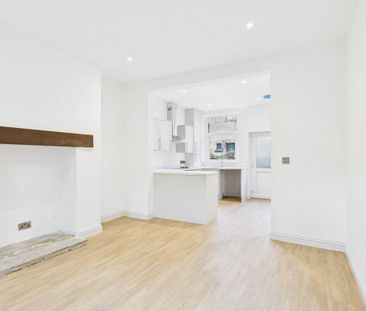 2 bedroom terraced house to rent - Photo 2