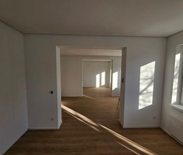 Erstklassige Wohnung, umfangreiche Ausstattung, kernsaniertes Haus,... - Foto 5