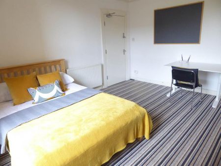 6 bedroom house to rent - Photo 4