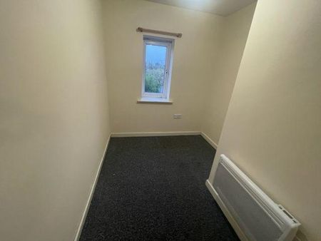 3 bedroom flat to rent - Photo 2