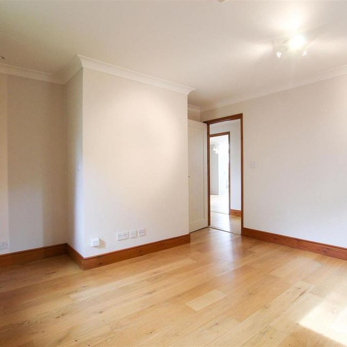 4 bedroom detached house to rent - Photo 1