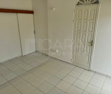 Location Appartement 4 pièces 70m² MATOURY 97351 - Photo 4