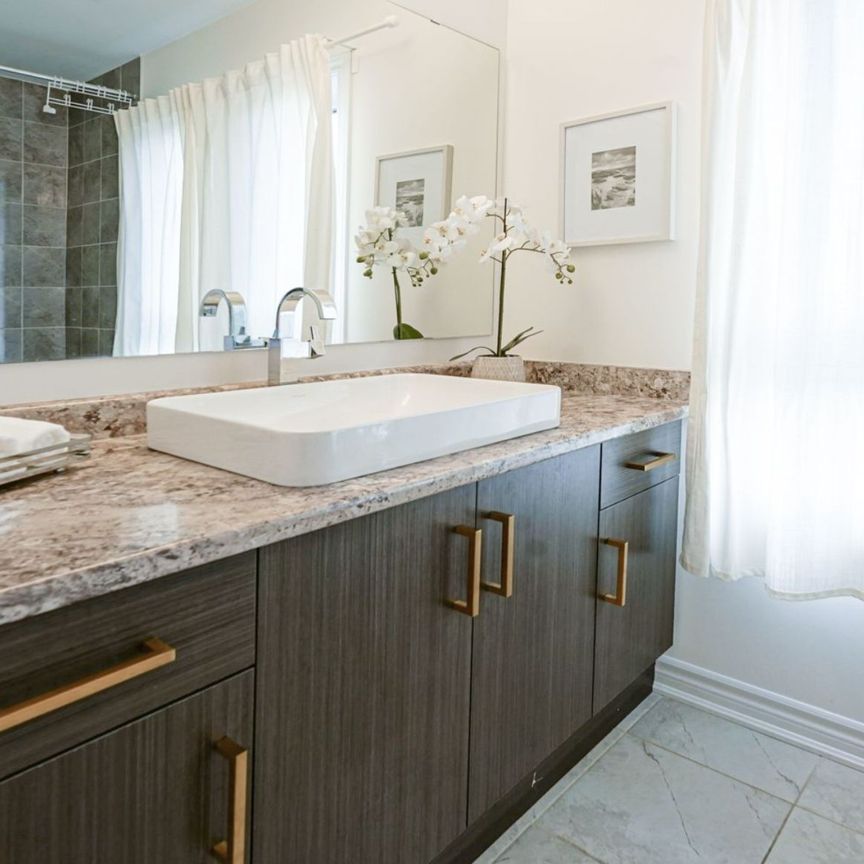 For Lease - 2 Chicago Lane, Markham, Ontario - Photo 1