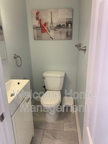 $2,395 / 3 br / 1.5 ba / Beautiful 3-Bedroom Family Home in Hamilton! - Photo 3