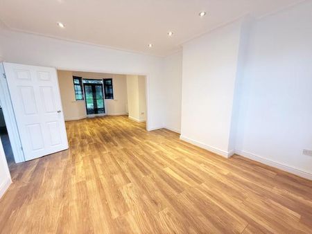 3 bedroom semi-detached house to rent - Photo 2