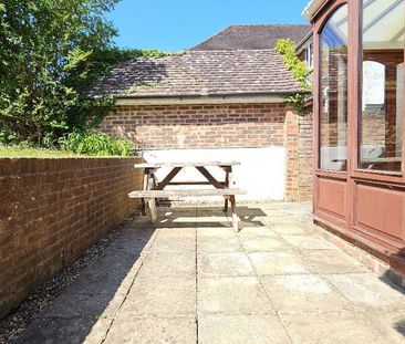 1 bedroom in a house share to rent - Photo 6