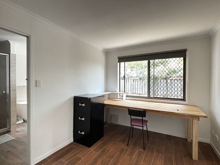 Room to Let in Calamvale with Ensuite - Photo 4