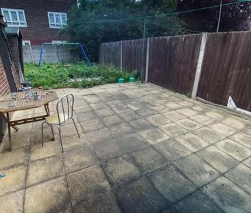Room in a Shared House, Tarling Road, E16 - Photo 6