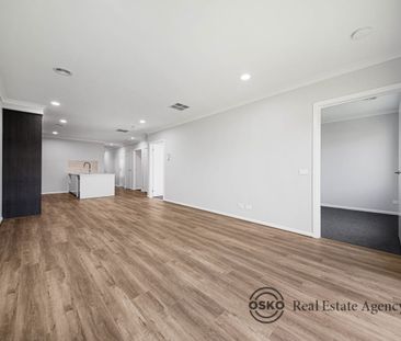 Comfortable Family Living in a Convenient Lara Location - Photo 2