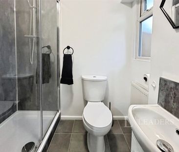 4 bedroom bungalow to rent Randolph Close, CV31 - Photo 1