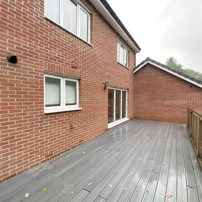 4 bedroom detached house to rent - Photo 1
