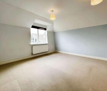 Bells Hill Green, Stoke Poges, SL2 - Photo 2