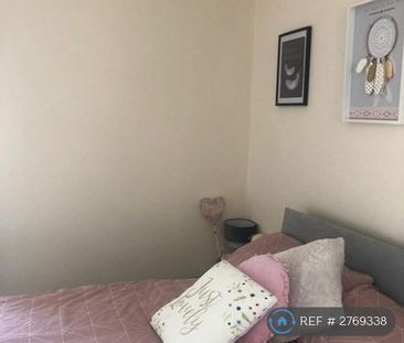 2 bedroom semi-detached house to rent - Photo 5