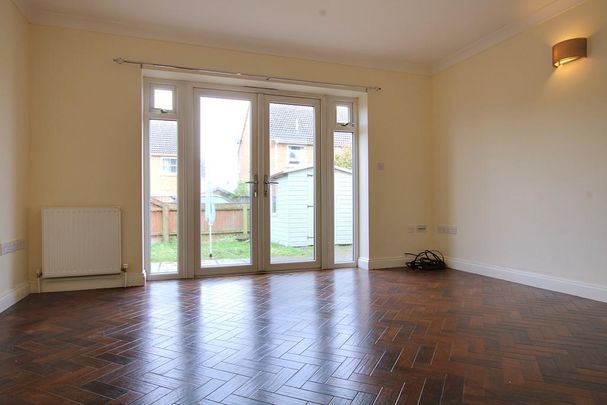 3 bedroom semi-detached house to rent - Photo 1