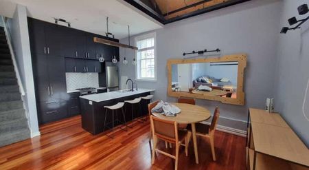 Fully Furnished Loft Apartment – Historic Devonport Waterfront - Photo 2