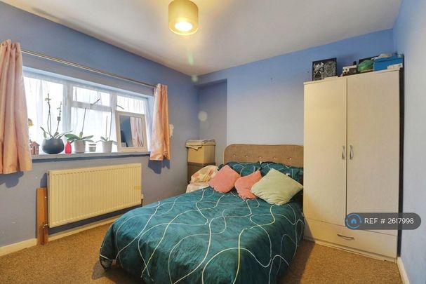 4 bedroom terraced house to rent - Photo 1