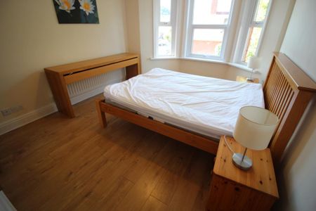 4 bedroom detached house to rent - Photo 5