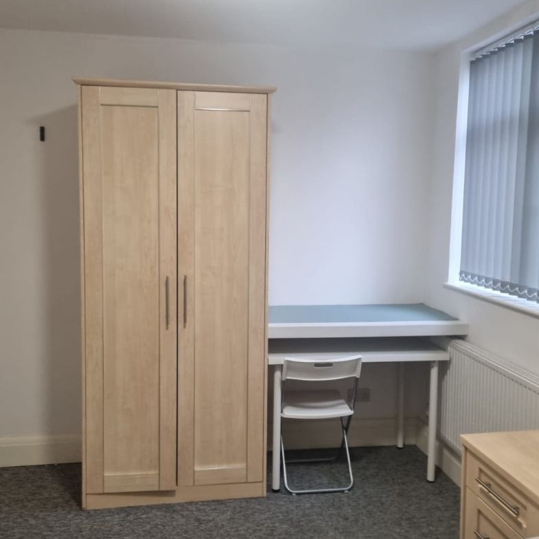 42 Leysdown Road SE93NB - Photo 1
