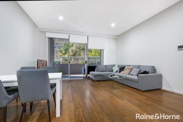 Contemporary Two Bedroom Apartment In The Heart of Marrickville - Photo 1