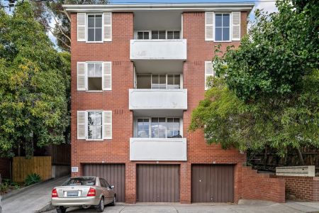 10/4a Gordon Grove, South Yarra. - Photo 4