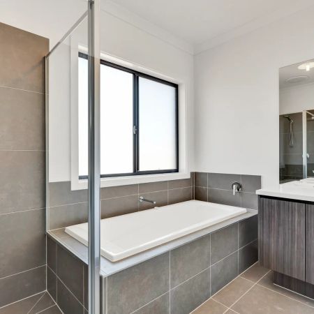 4 Bedroom Home in Werribee - Photo 4