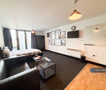 Studio to rent - Photo 2