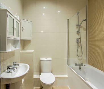 2 Bedroom - Photo 5