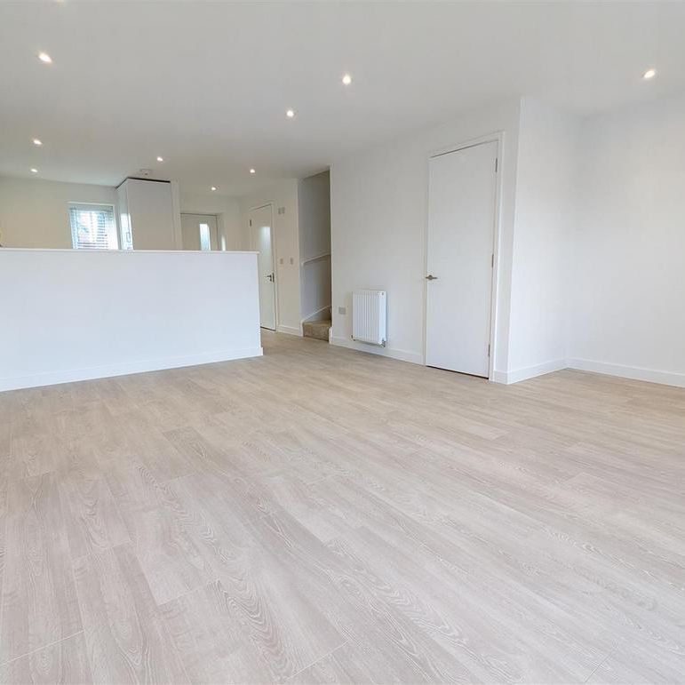 3 bedroom terraced house to rent - Photo 1