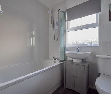 2 bedroom semi-detached house to rent - Photo 5
