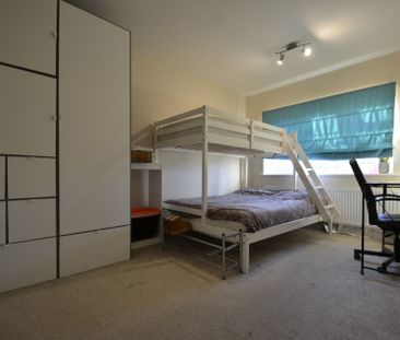 3 bedroom Property to rent - Photo 3