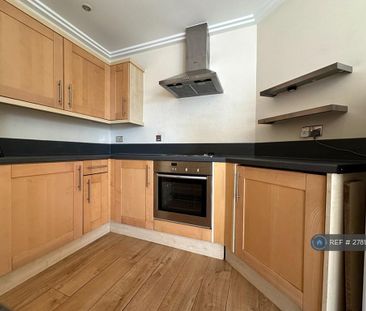 2 bedroom flat to rent - Photo 6