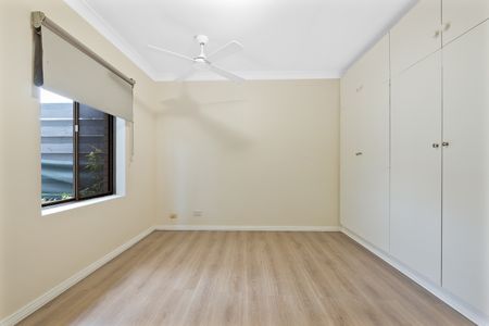 Bright & Spacious 4-Bedroom! - Photo 5