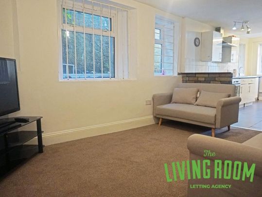 5 bedroom house to rent - Photo 1